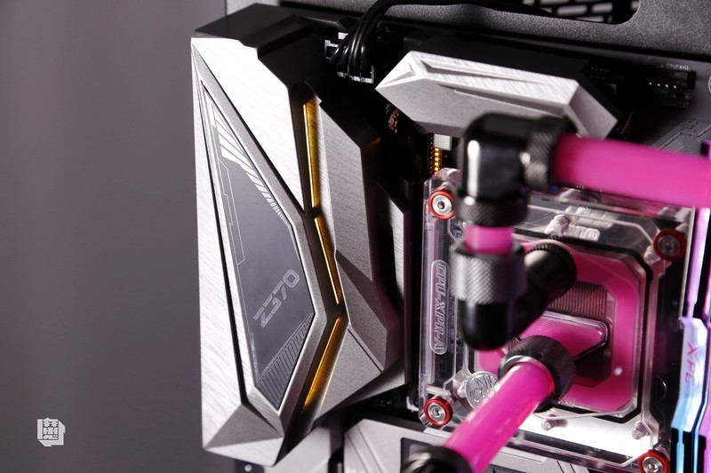 跨界新时尚—MOD玩家重金打造潮牌Aape客制化水冷主机