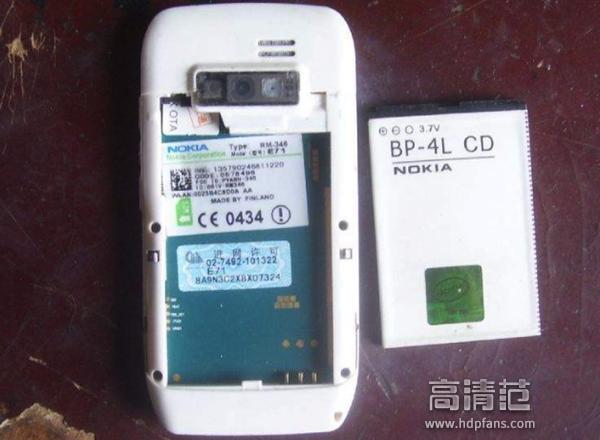 为什么智能机不能换电池,现在的智能手机为什么不能换电池