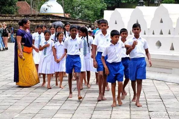 美国校服日本校服中国校服,世界各地的校服