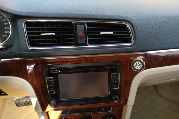 大众朗逸2023款1.4t油耗,2013款朗逸1.6油耗测评