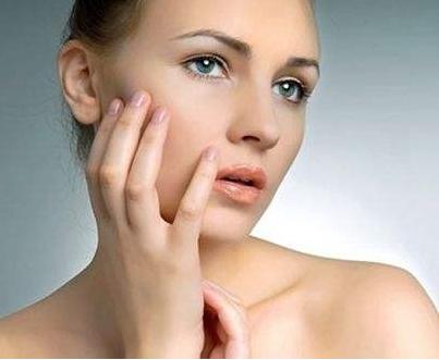 脸上长痘痘的时候可以敷面膜吗,脸上长痘痘能不能抹护肤品