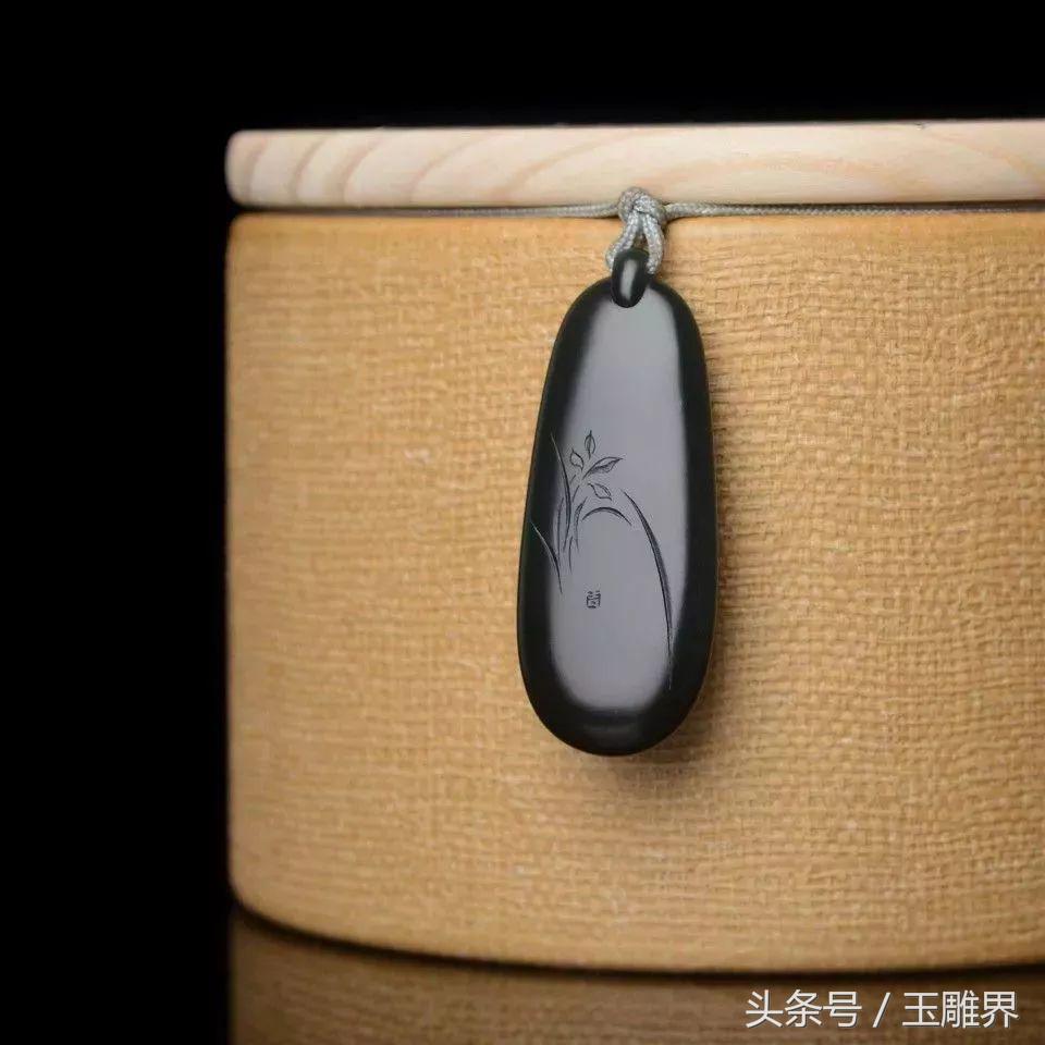 不羁的个性的他跨界玩玉雕，音乐艺人巫启贤都关注