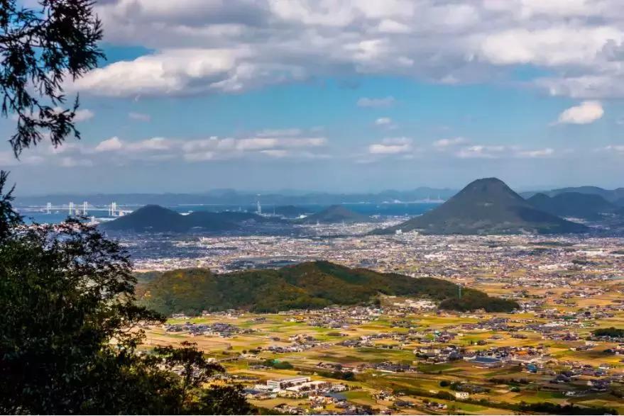 宫崎骏笔下的场景是真实存在的,宫崎骏现实版的场景
