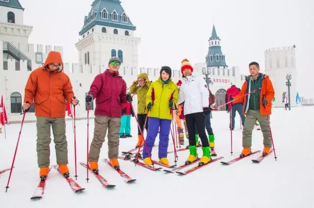 2022哈尔滨冰雪节南岗,有关哈尔滨冰雪节视频