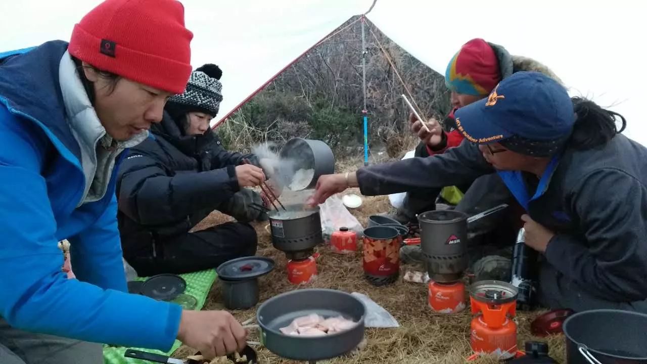 海盗团帮助路飞,海盗帮