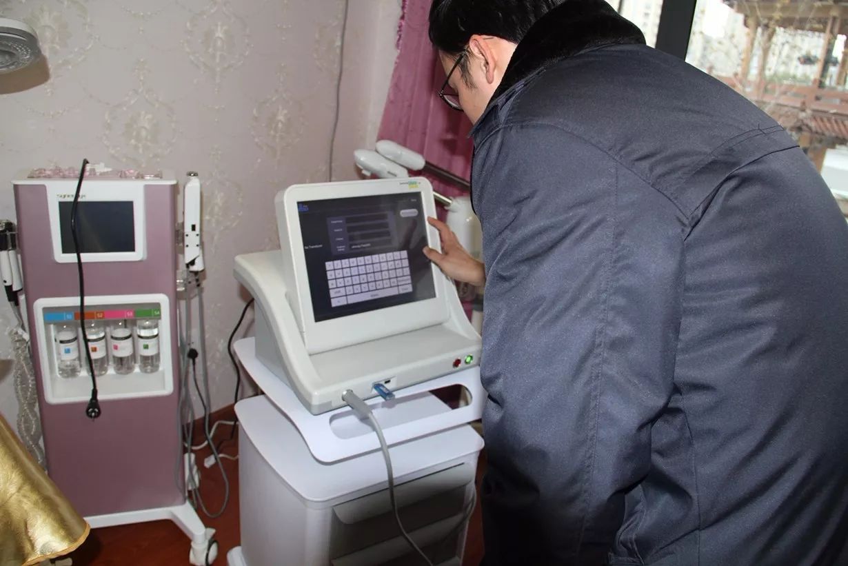 美甲店可以做无针轻医美吗,美甲店里做眉毛为什么那么便宜