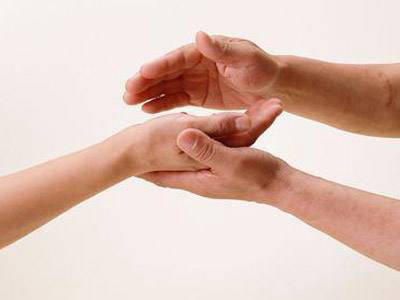 冬天手冷回家为什么手热乎乎,婴儿冬天睡觉手露外面冷怎么办