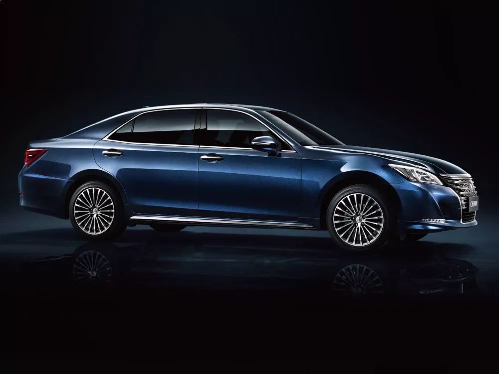 汽车导购丰田汽车,新款丰田皇冠购车手册