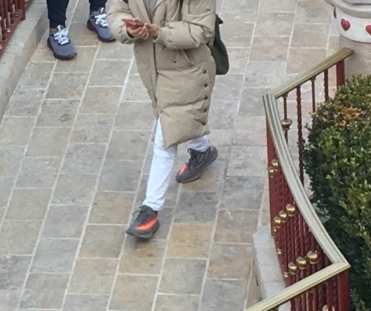 迪士尼的椰子鞋,巴黎世家很像椰子的鞋