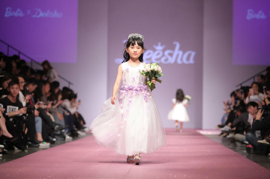 笛莎X芭比跨界发布秀暨2016上海国际儿童时装周圆满落幕