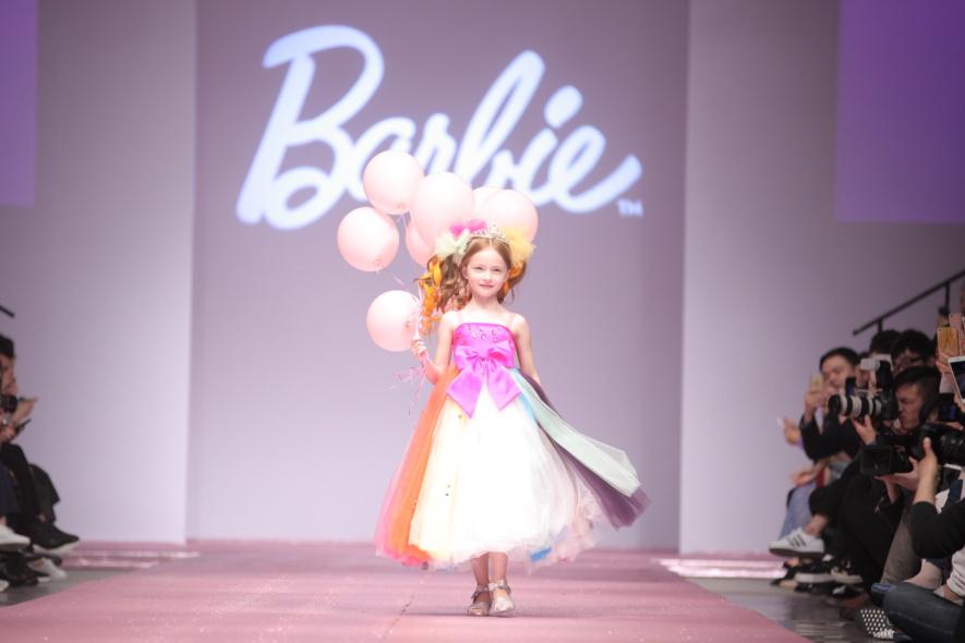笛莎X芭比跨界发布秀暨2016上海国际儿童时装周圆满落幕