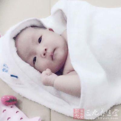 宝宝睡觉出汗多半夜哭闹怎么办,5岁孩子睡觉出汗好还是不出汗好