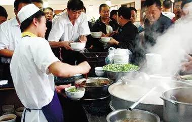 中国第一兰州牛肉面,兰州牛肉面年营业额达600亿元