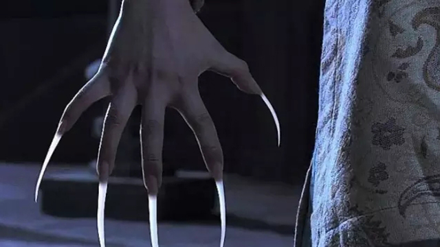 哪个手指指甲长得快,哪个手指的指甲长得最慢