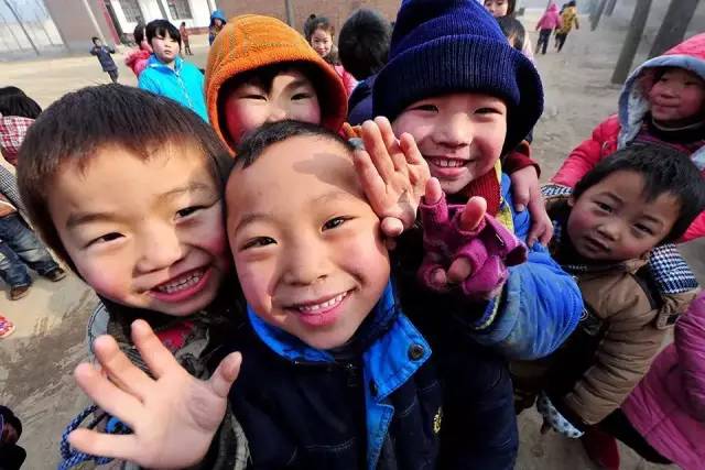 爱心捐赠百名贫困学子,爱心人士捐赠贫困学生名单