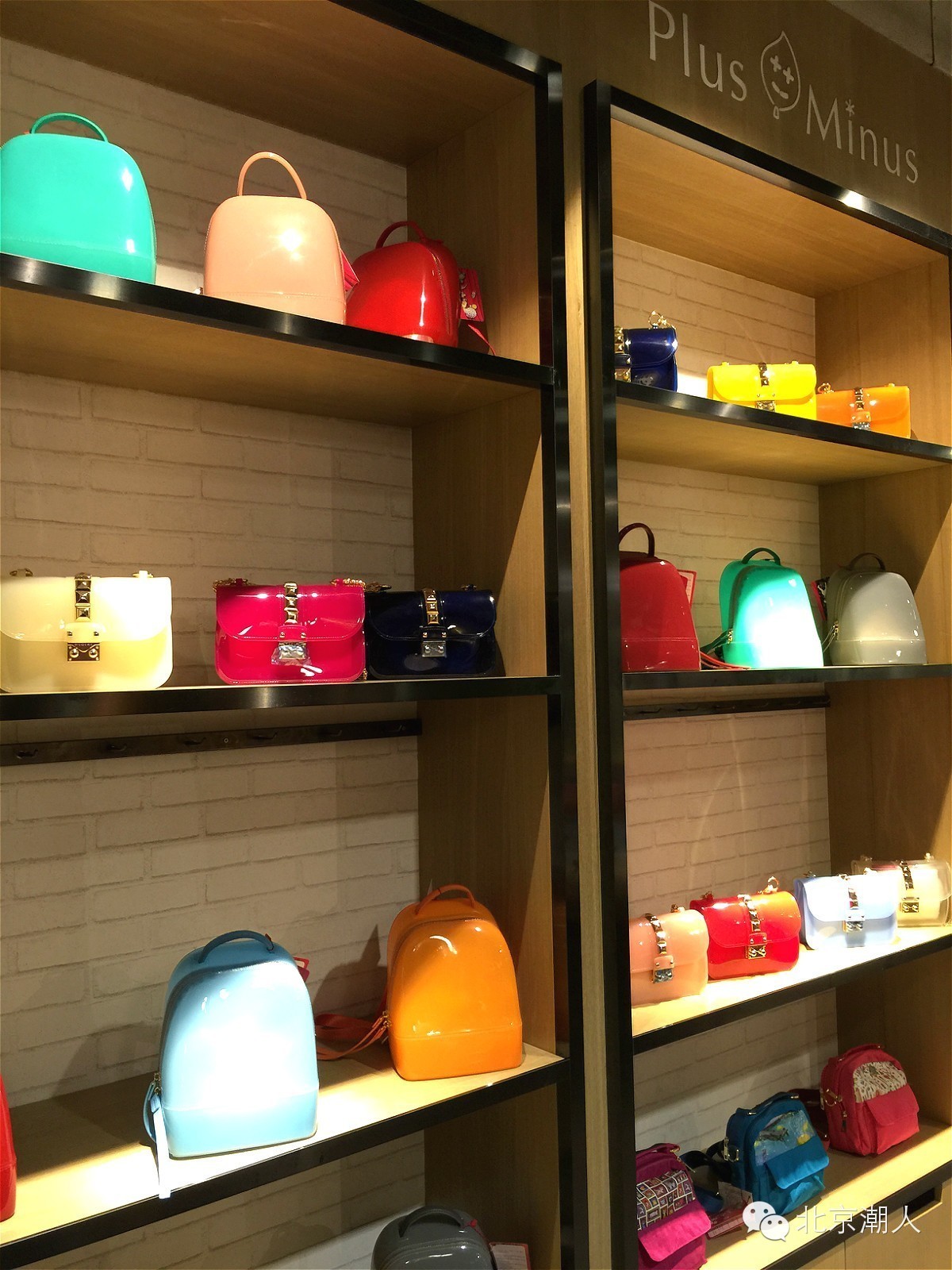 可爱的小书包、环保袋和糖果包，终于找到一个让一家人都能变潮的心水饰品店...