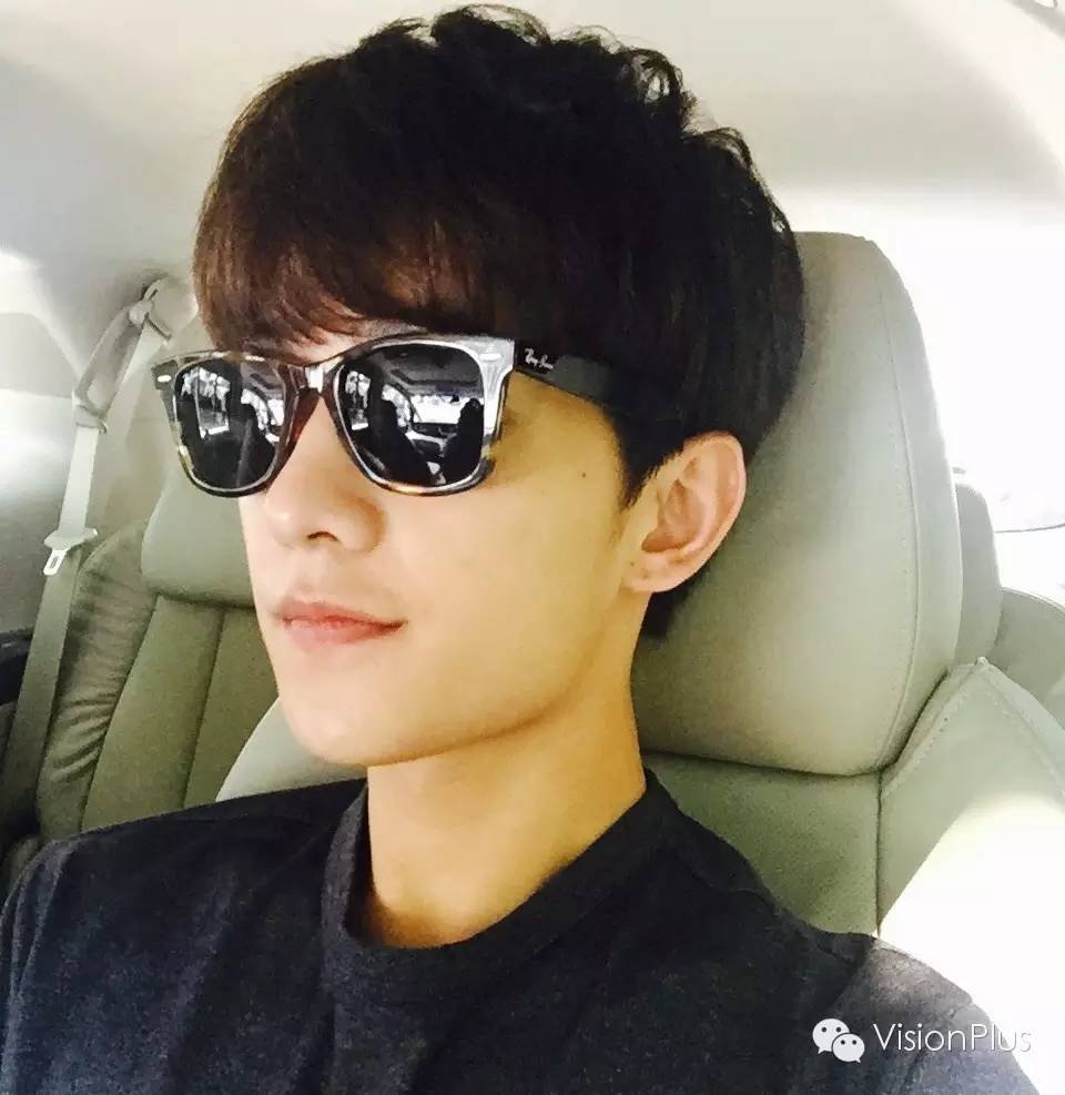 如果要推荐一副100年不会过时的百搭墨镜，我选这支雷朋~|Wayfarer专题