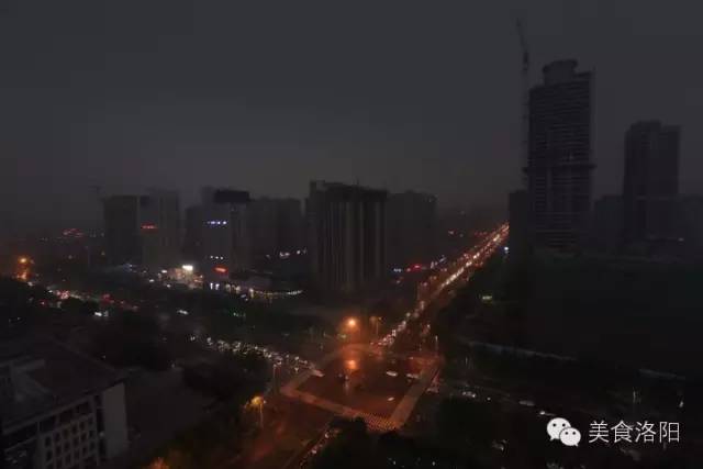 经历着狂风暴雨,经历了狂风暴雨就没法忍受