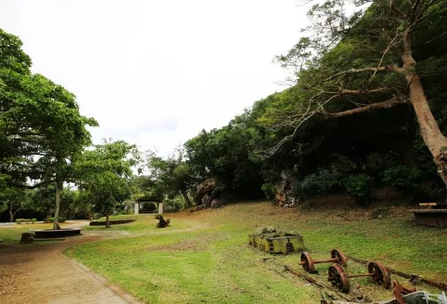 上午在广州捂白过严冬，下午在塞班岛放肆晒黑