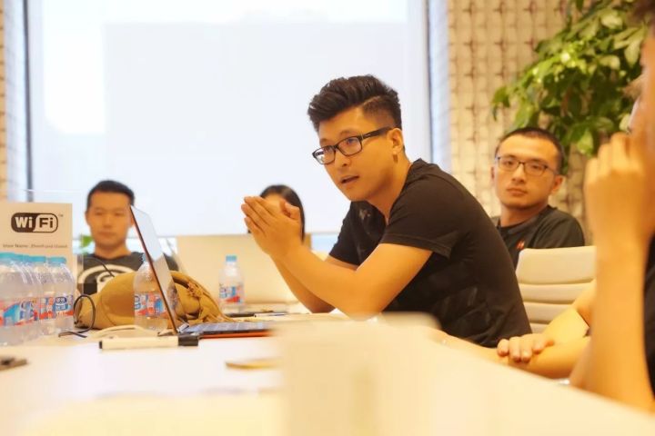 少侠，我这里有本创业干货秘籍，见你有缘就免费赠你了