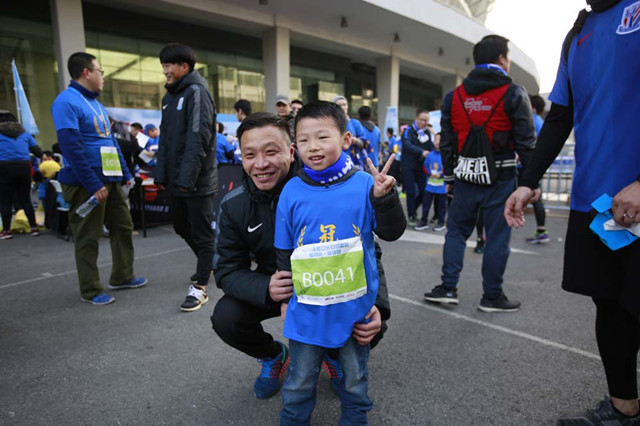 【元旦迎新】迎新长跑融入足球元素，申花球迷的2018从虹口出发