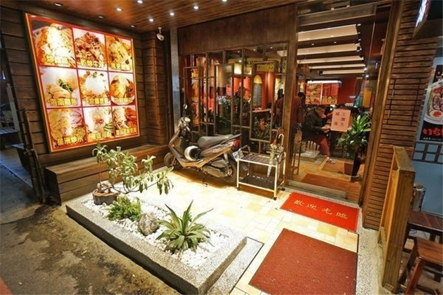 桃园中坜这家星马料理餐厅“海南鸡”超级滑嫩Q弹!