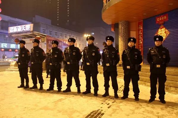 给警察发自拍,发警察服自拍照文案