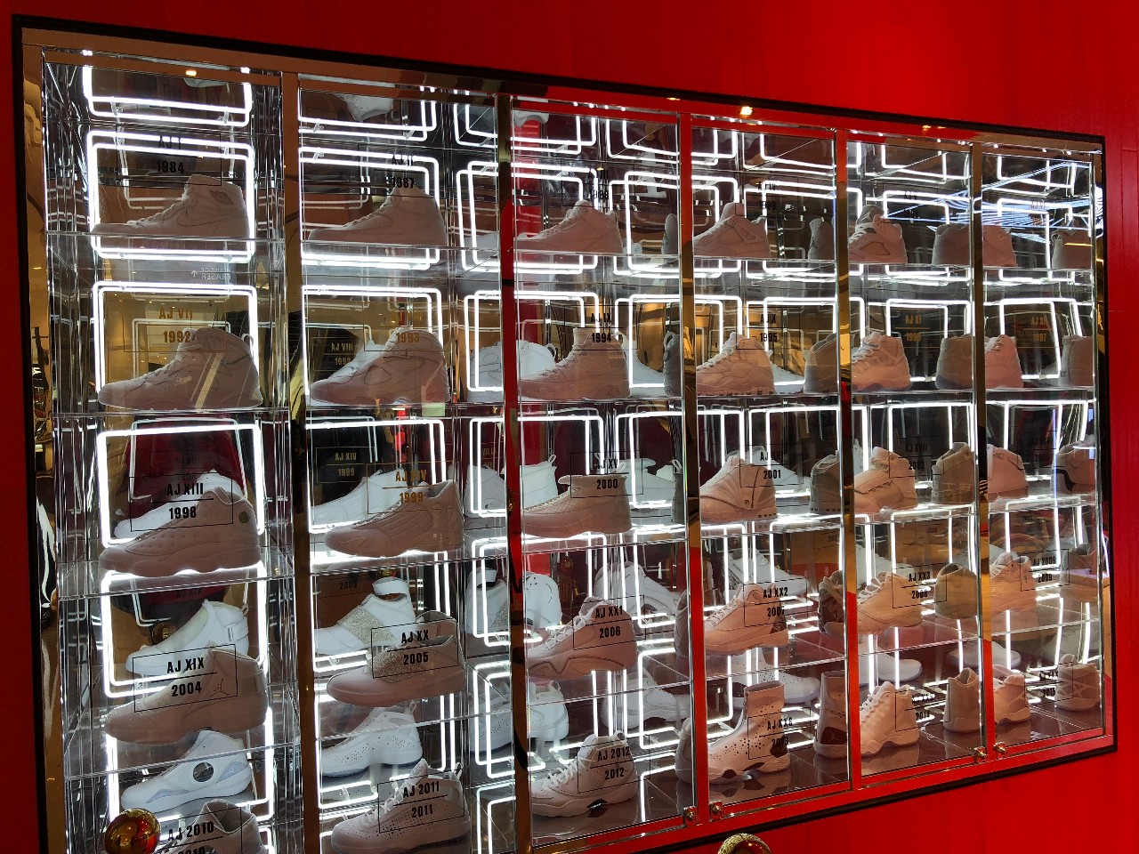 jordan旗舰店展示馆里的鞋,全国最顶级jordan店