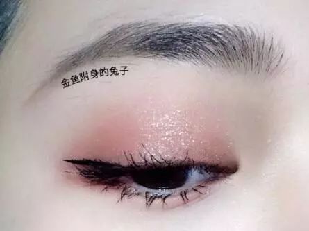 网红产品哪家强？55达人来帮忙！真诚不套路的试色，让你找对网红美妆的正确方式！