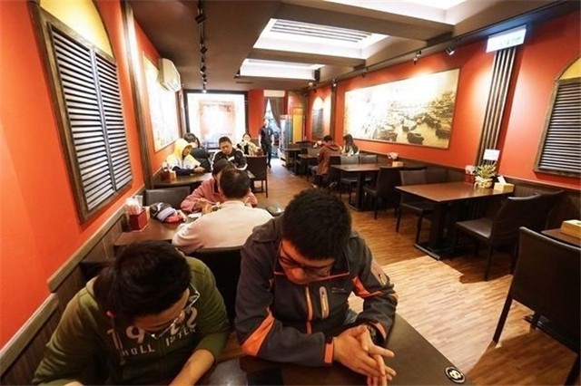 桃园中坜这家星马料理餐厅“海南鸡”超级滑嫩Q弹!