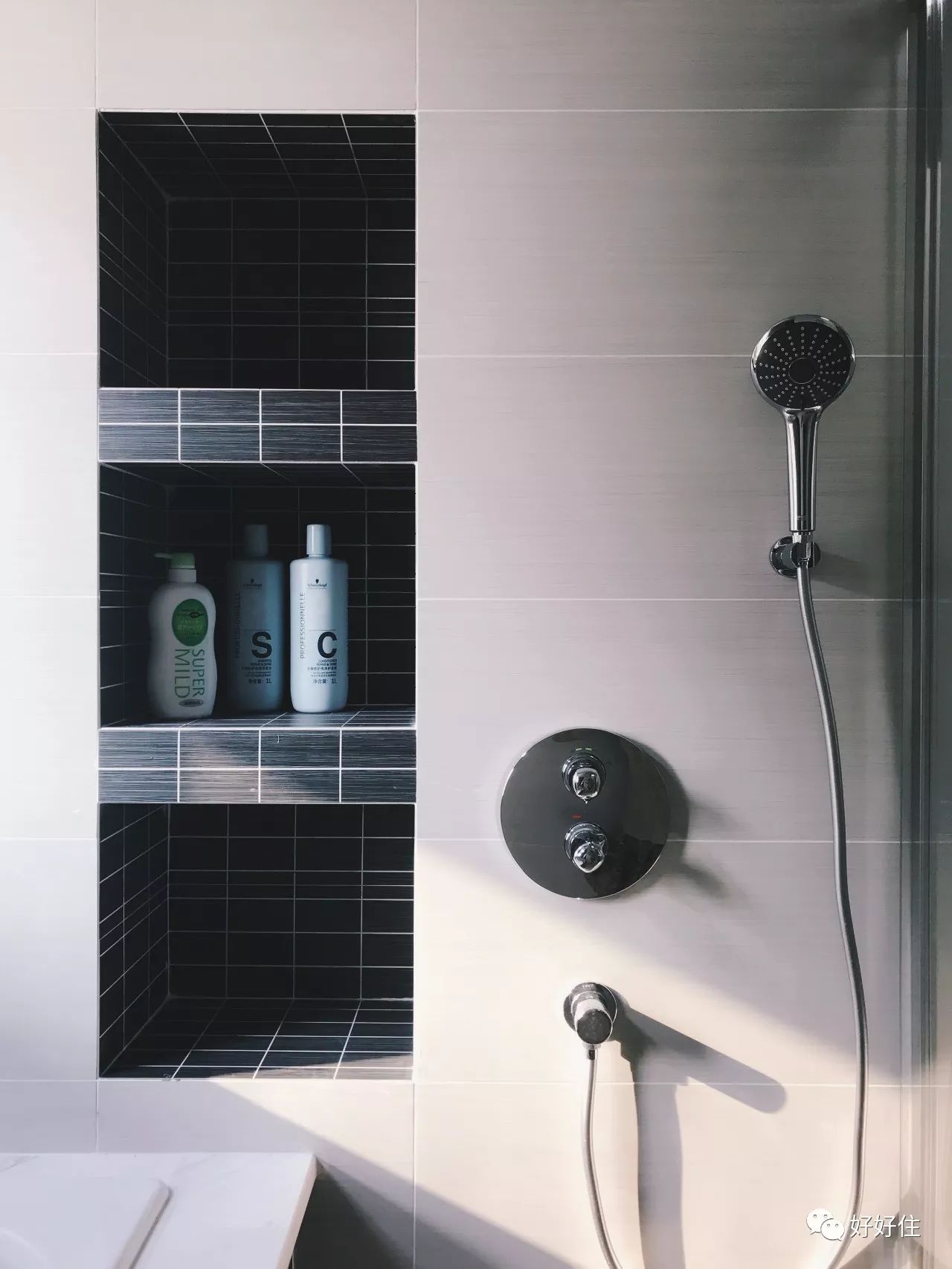 大冬天适合泡个凉水澡真是爽啊,冬天泡个热水澡舒服的窝在被窝里