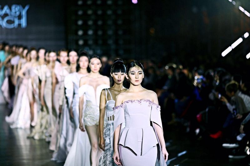 哈尔滨时装周以时尚之名为奥运,秀场直击哈尔滨时装周精彩绝伦