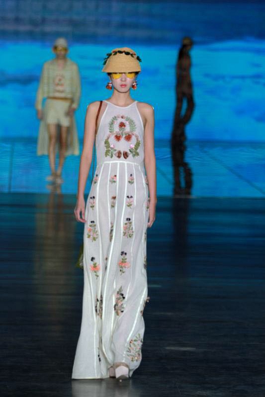 哈尔滨时装周以时尚之名为奥运,秀场直击哈尔滨时装周精彩绝伦