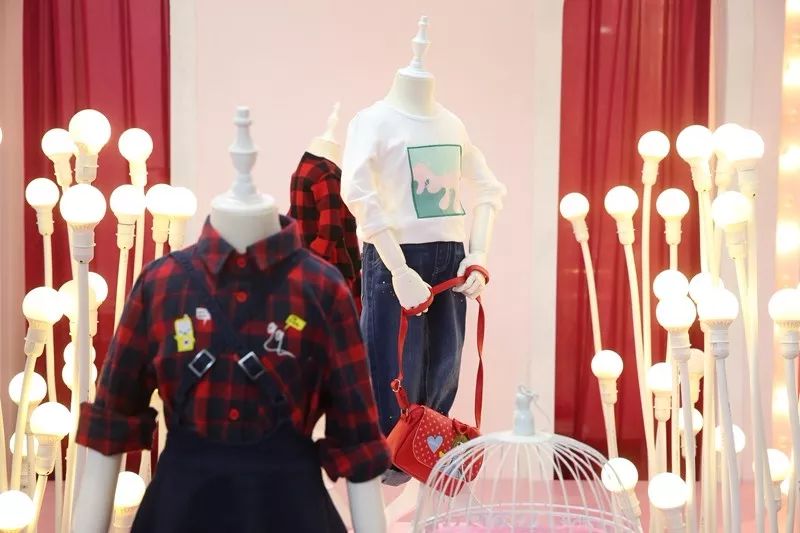 直播电商转型案例有哪些,从电商到品牌之路