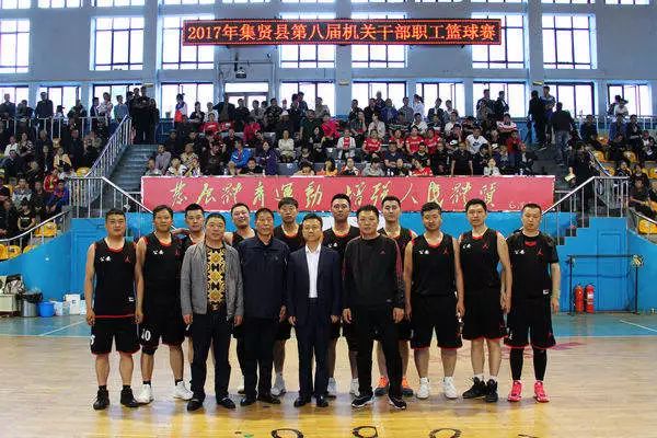 给警察发自拍,发警察服自拍照文案