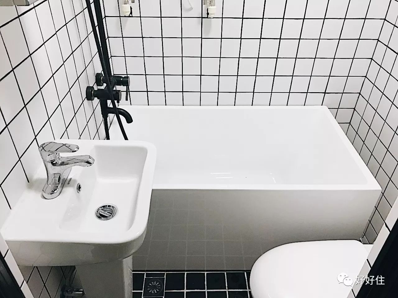 大冬天适合泡个凉水澡真是爽啊,冬天泡个热水澡舒服的窝在被窝里