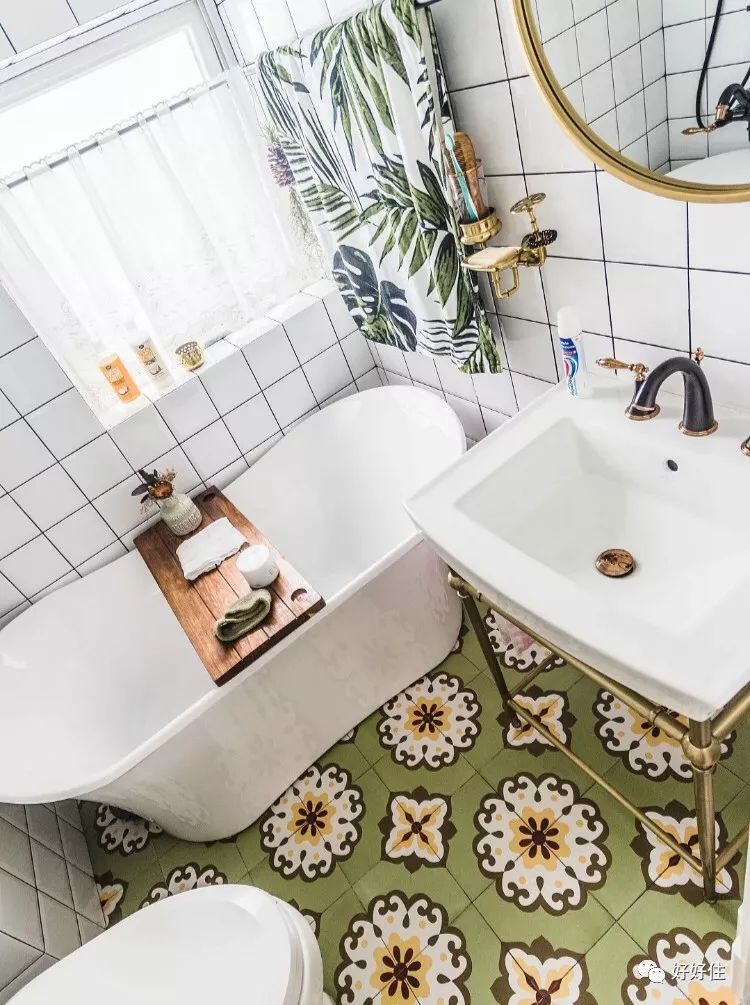 大冬天适合泡个凉水澡真是爽啊,冬天泡个热水澡舒服的窝在被窝里