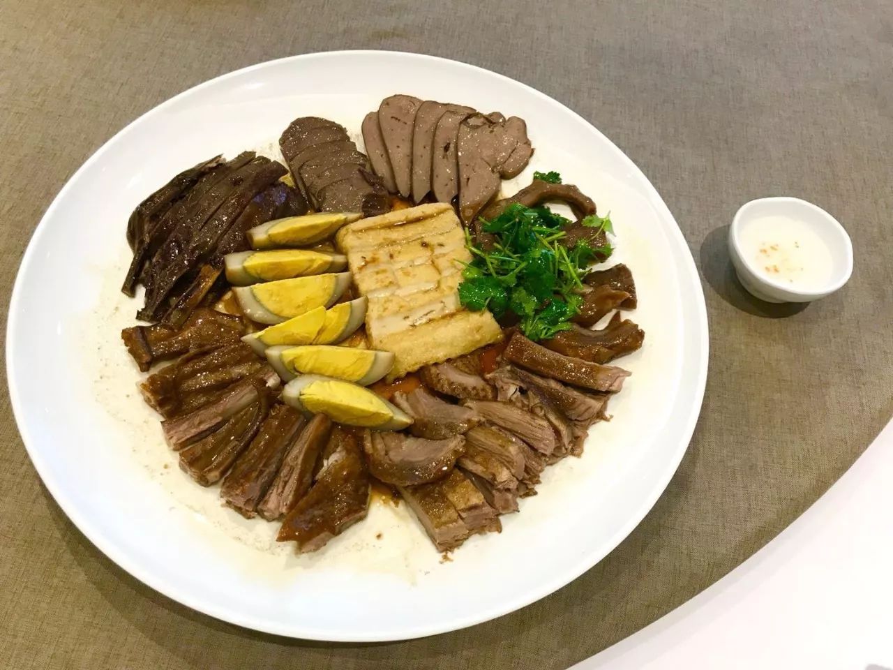 你就像那冬天里的一把火，浓浓汤底温暖了我～冬日暖锅合集来了！