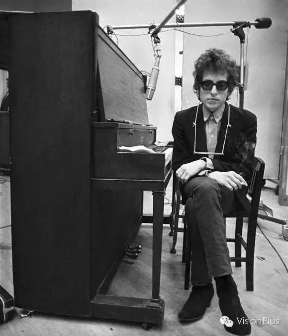 如果要推荐一副100年不会过时的百搭墨镜，我选这支雷朋~|Wayfarer专题