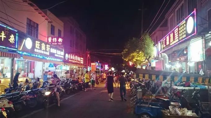 广西那良镇美食街,广西北海银滩美食街