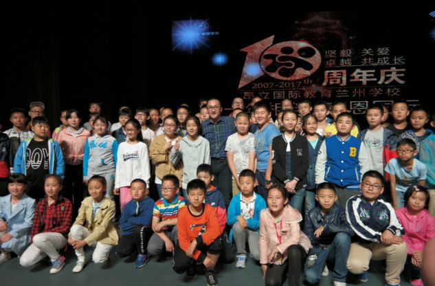 这个崇明人，从小就是学霸，后来创立了一家著名的教育培训机构