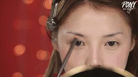 换美瞳=换张脸!韩国正在流行“银河系”彩片?