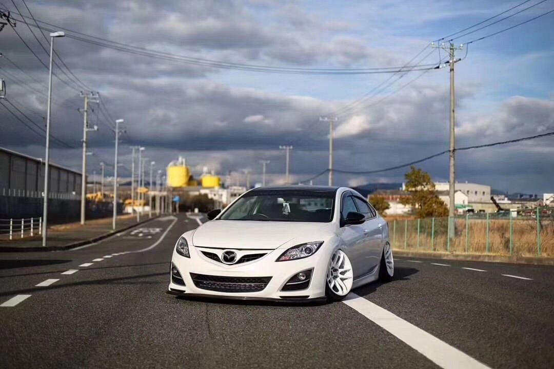 马自达6睿翼改装绞牙避震,马自达6睿翼轿跑侧面