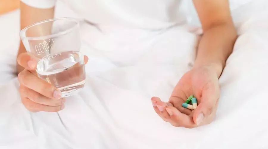 吃药吞不下去了还要继续吃吗,吃药吞不下去怎么办