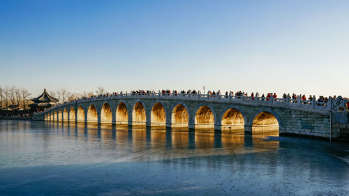 新媒关注北京今冬空气异常好:治理见效也多亏天帮忙