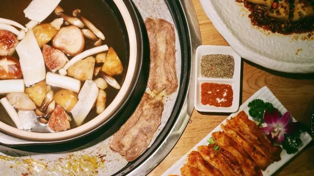 你就像那冬天里的一把火，浓浓汤底温暖了我～冬日暖锅合集来了！