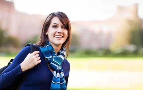 励志英语学会爱自己句子,英语美文摘抄爱自己