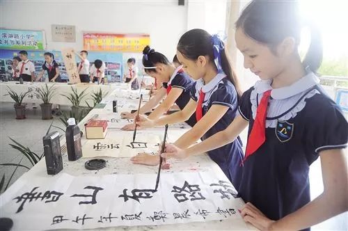 南宁人的幸福生活视频,广西人民的幸福感