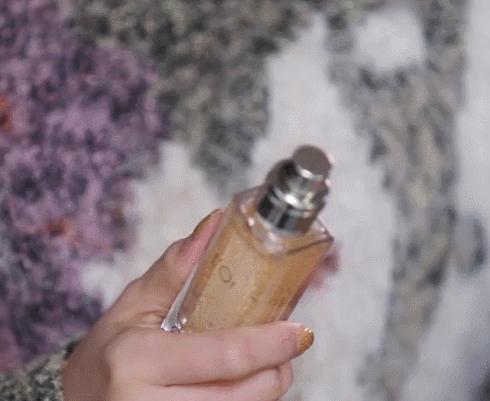 为什么韩国女生面孔都一样,为什么韩国妹子的脸都差不多