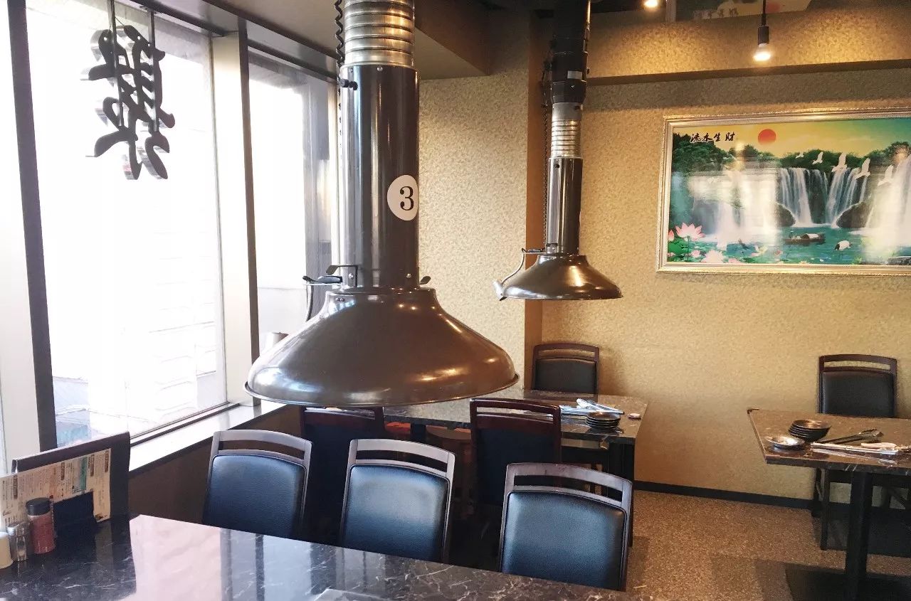 从爱吃羊肉的独生女,到池袋烤全羊店老板娘!文末送本报读者终身优惠券!